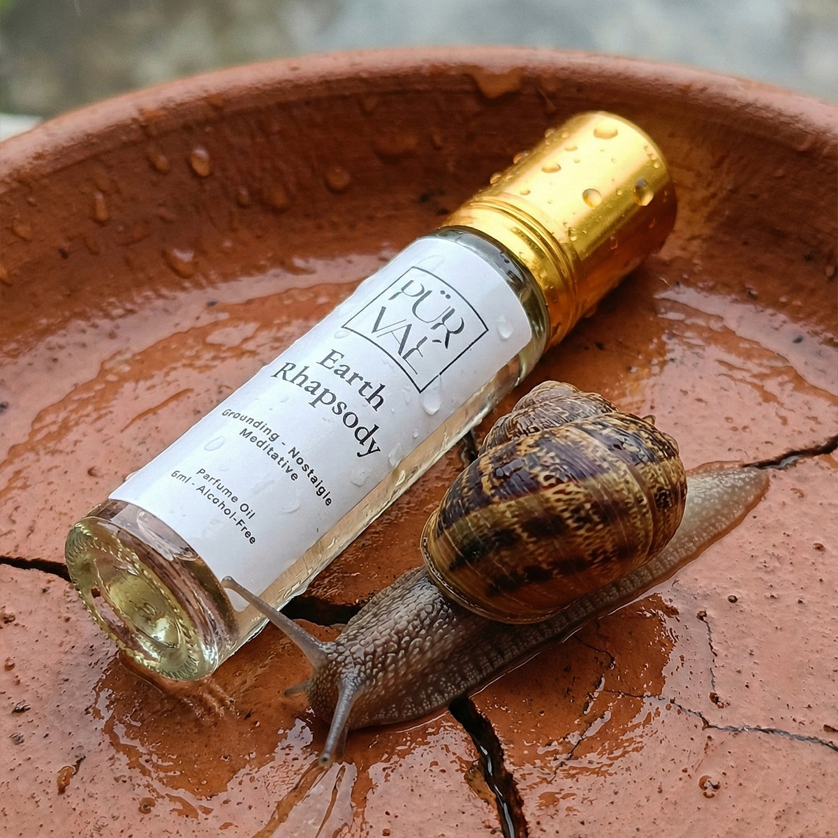 Earth Rhapsody parfum oil (set holds the 3 ml)